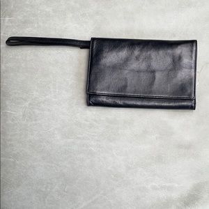 Very soft leather wristlet w/compartments